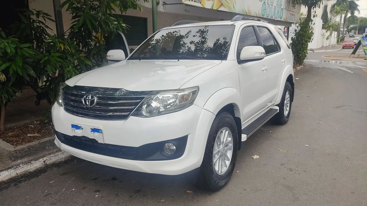 Toyota Hilux CD SR 4X2 2.7 16V/2.7 FLEX AUT. 2013