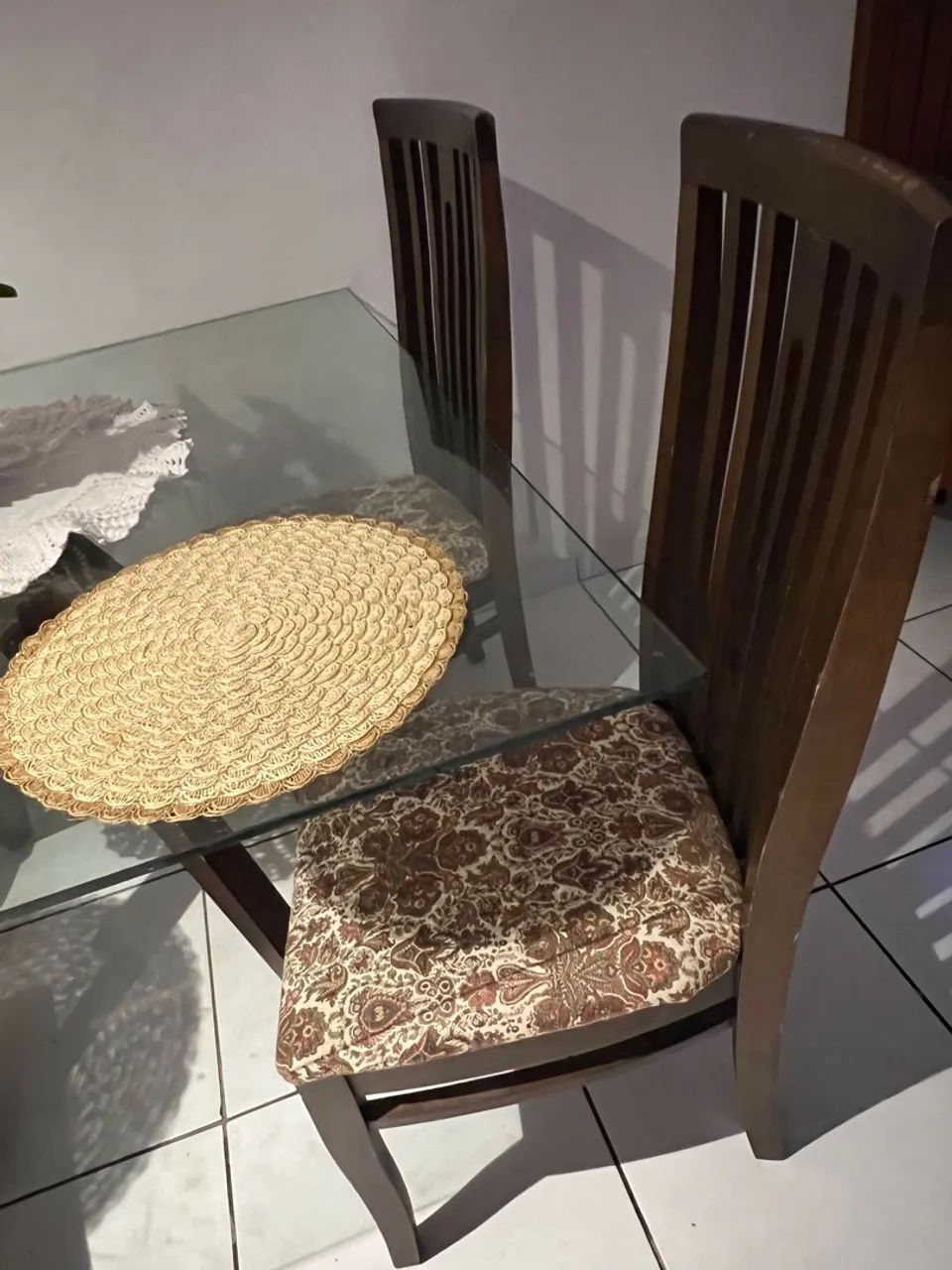 Vendo mesa de madeira maciça  - Foto 2