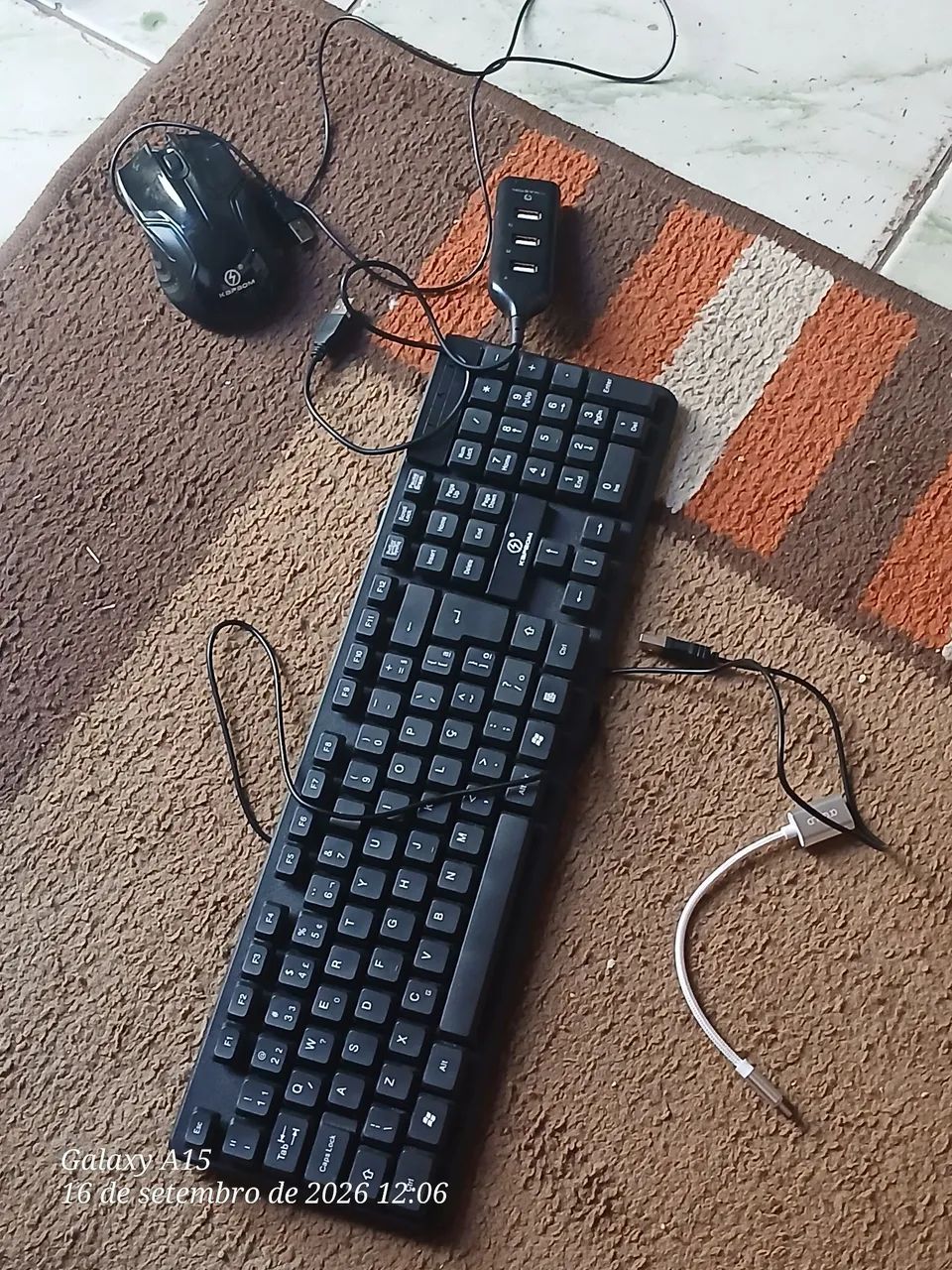 Kit mobilador,mouse,teclado,adaptador tipo C.
