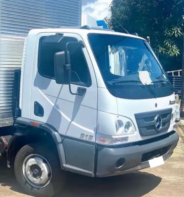 MB Accelo 815  - Foto 2