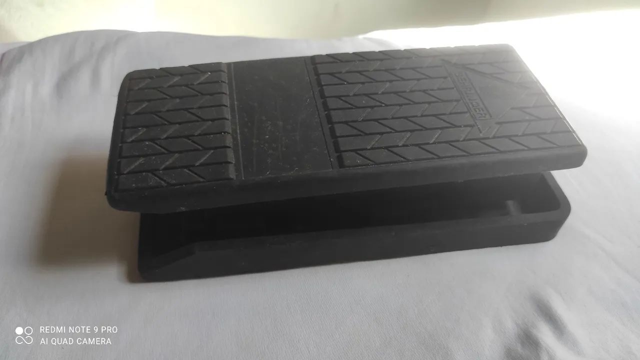 Pedal expressão|volume Behringer  - Foto 5