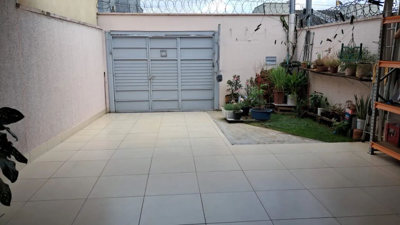 Vendo casa no setor Monte Carlos Goiania - Foto 2