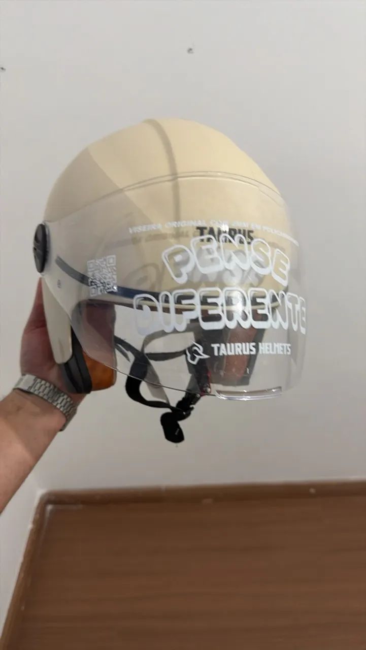 Capacete