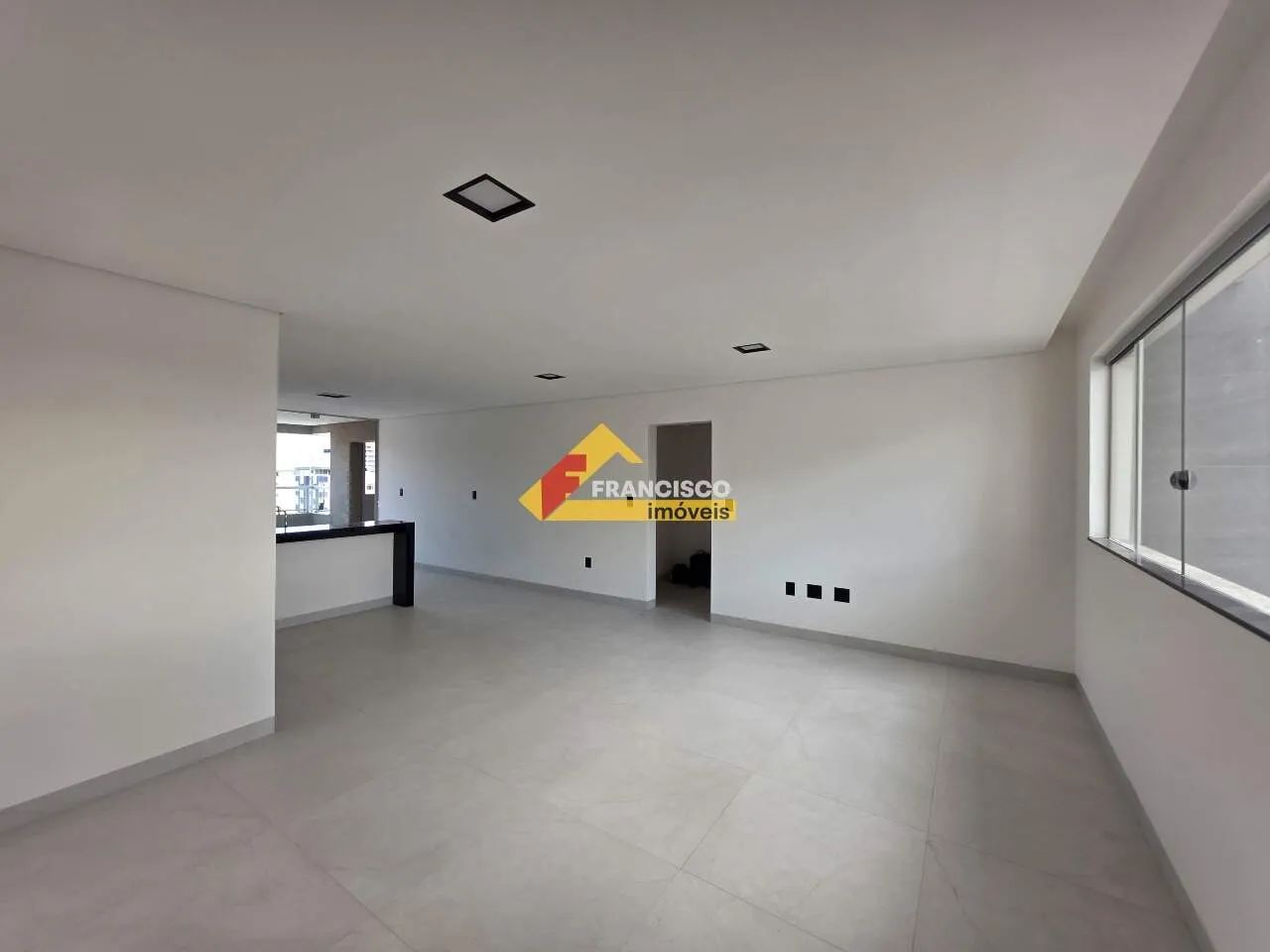 Apartamento à venda, 3 quartos, 1 suíte, 2 vagas, Centro - Divinópolis/MG - Foto 2