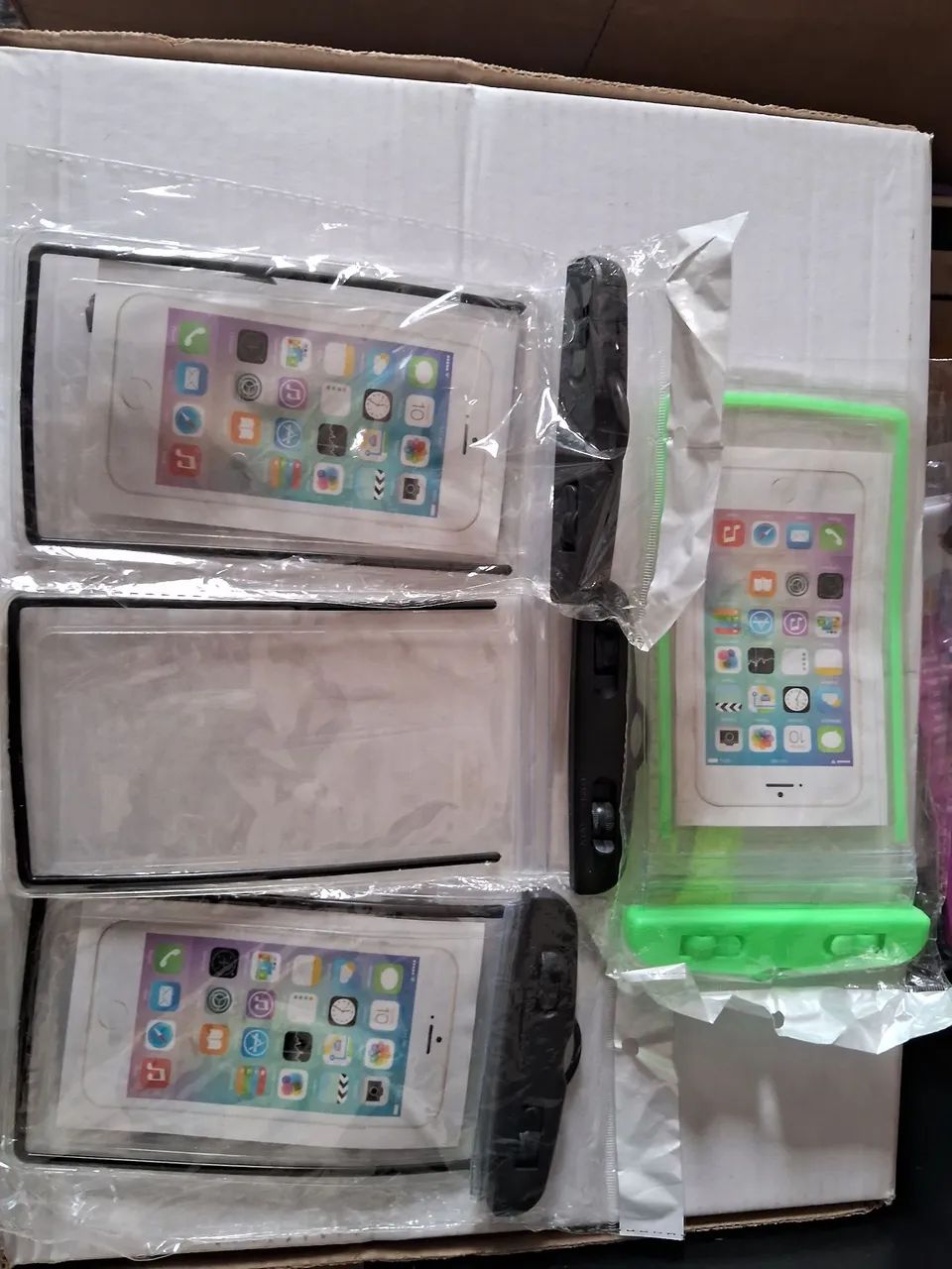 Kit De Capinhas Protetoras Para Celulares - Cores Variadas / Ótimo Estado - Foto 2