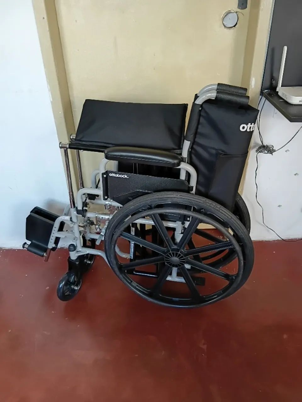 Cadeira de rodas NOVA  - Foto 3