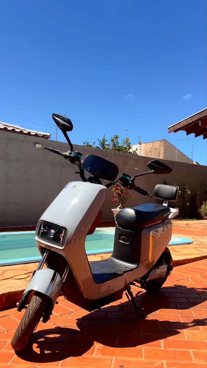 Scooter Elétrica GMT Cinza 