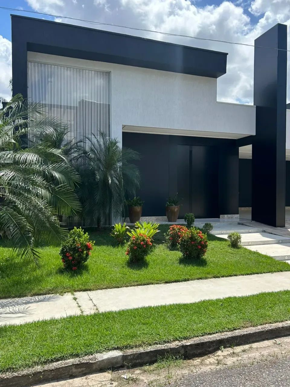 RESIDENCIAL CASTANHEIRA - 4 SUITES