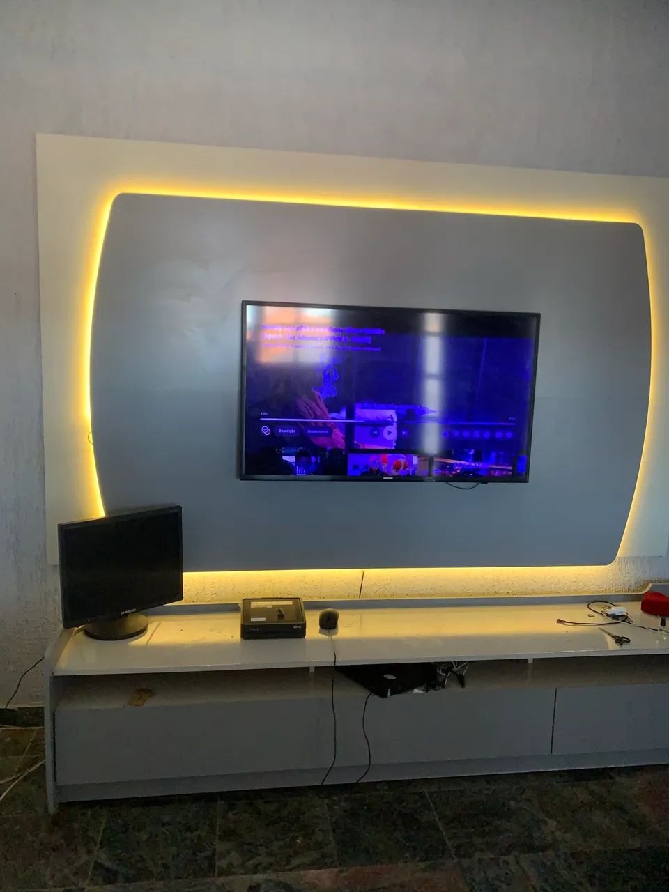 Vende-se Rack+ painel Led - Foto 5