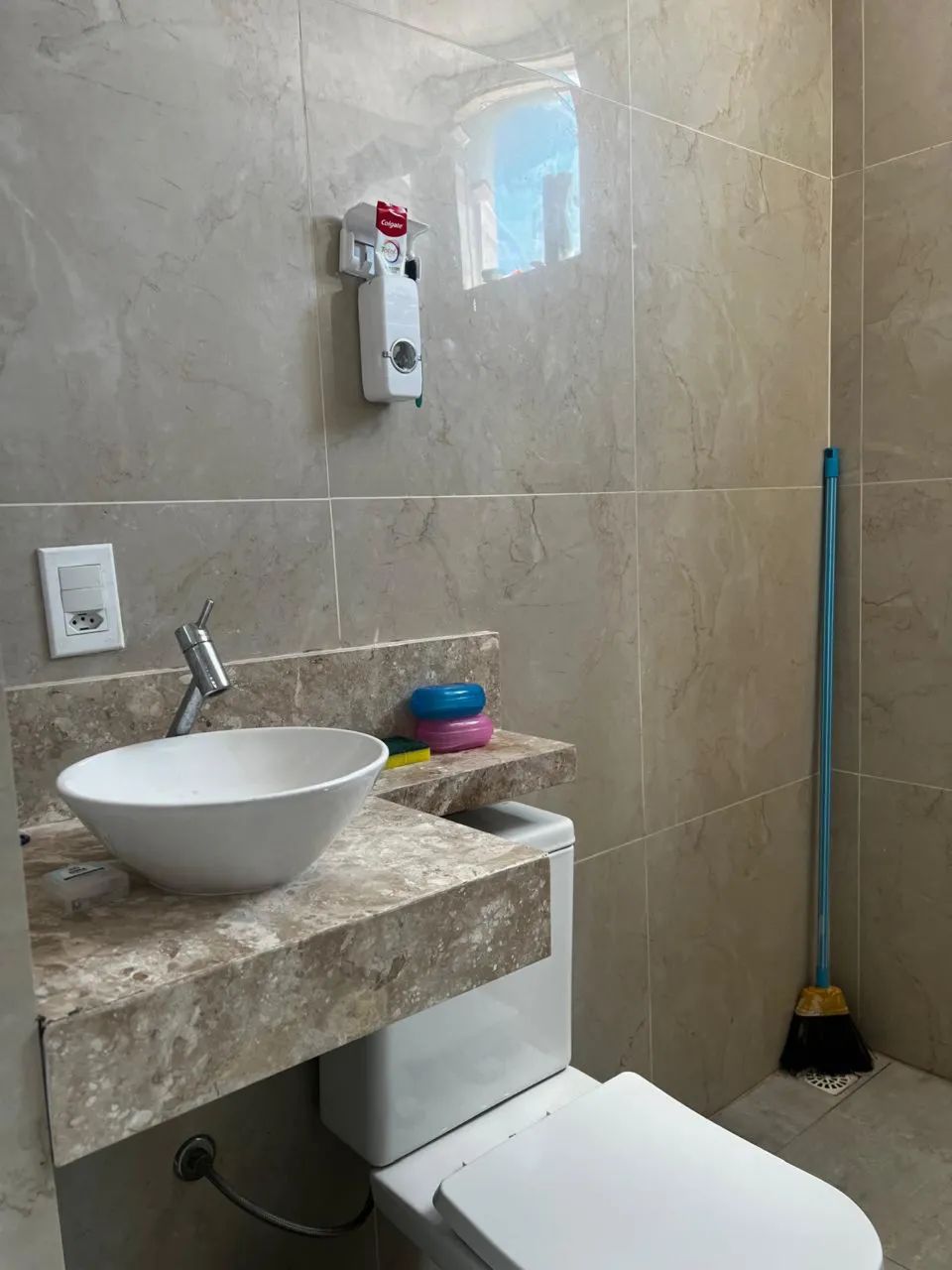 ALUGO CASA  OU VENDO CASA / NÃO PAGA ÁGUA NEM LUZ - Foto 2