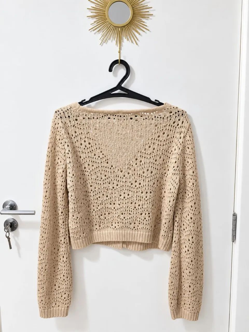 Cardigan Cropped de Crochê Renner - Bege - PP - Foto 2