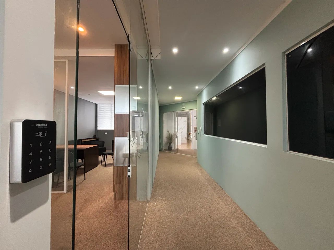 Sala para escritório com móveis  - Foto 4