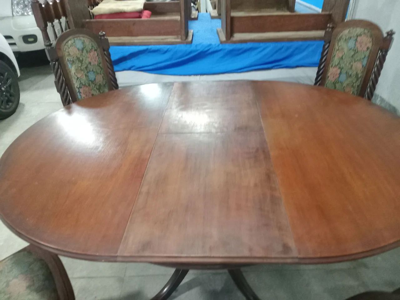 Mesa antiga de madeira com 4  cadeiras - Foto 5