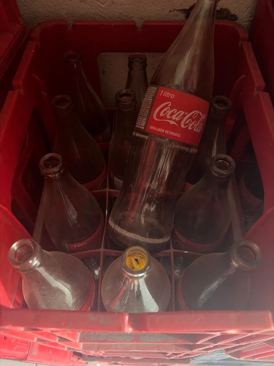 VENDE SE VASILHAME E CAIXA DA COCA COLA 