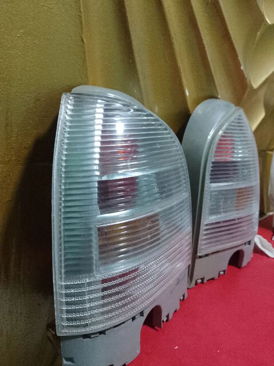 Um par de lanterna traseira gol g3  - Foto 2