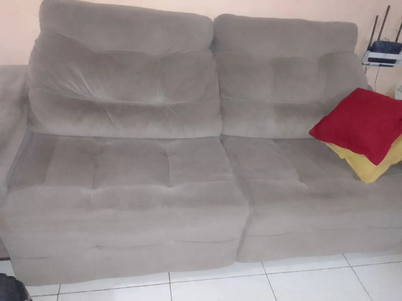 Vende-se sofá-cama porém com defeito no braço