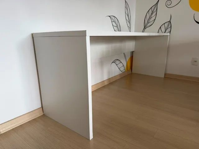 mesa com armário em MDF