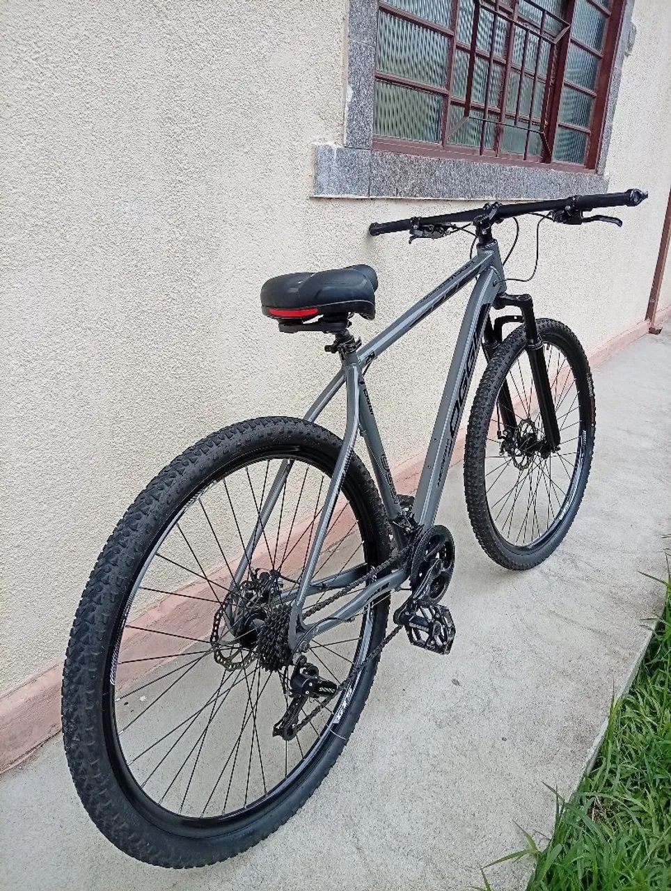 Bicicleta aro 29 alumínio cinza - Foto 4