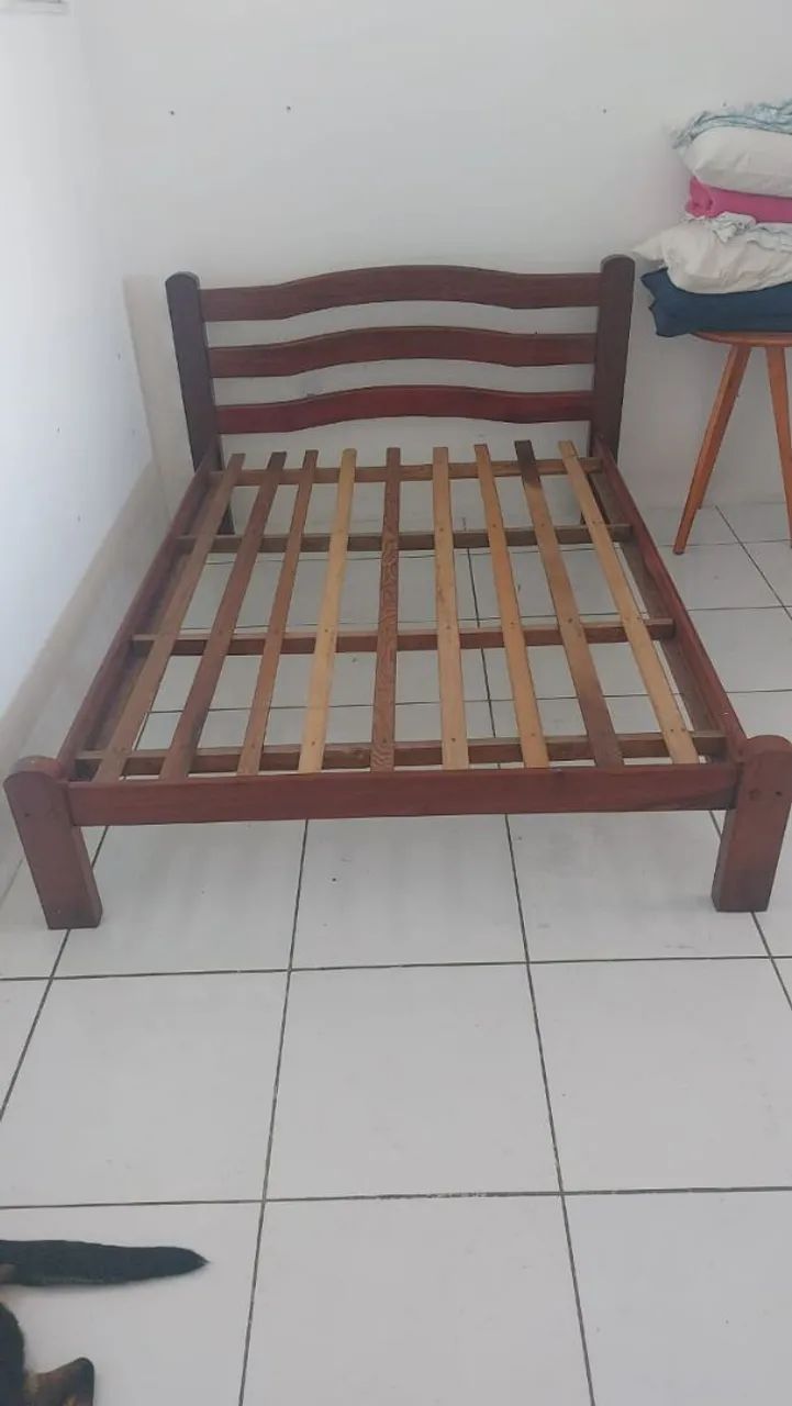 Cama em madeira angelim