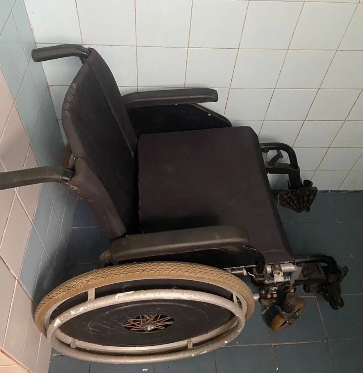 VENDO CADEIRA DE RODAS DA ORTOBRAS - Foto 3