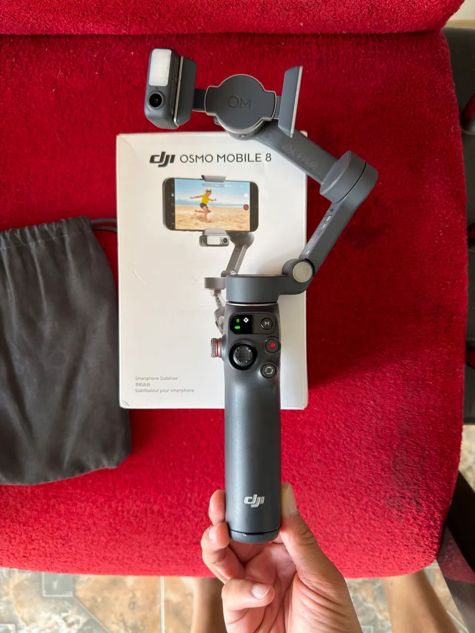 Estabilizador DJI Osmo Mobile 8 - última geração com câmera que segue a pessoa