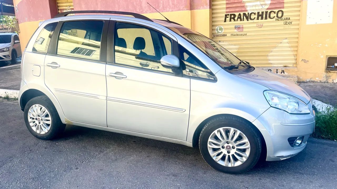 Fiat Idea Essence 1.6 Flex 16V 5P 2012 - Foto 5