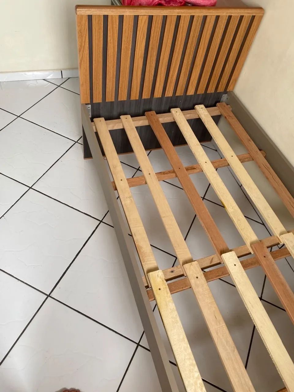 CAMA DE SOLTEIRO + COLCHÃO 