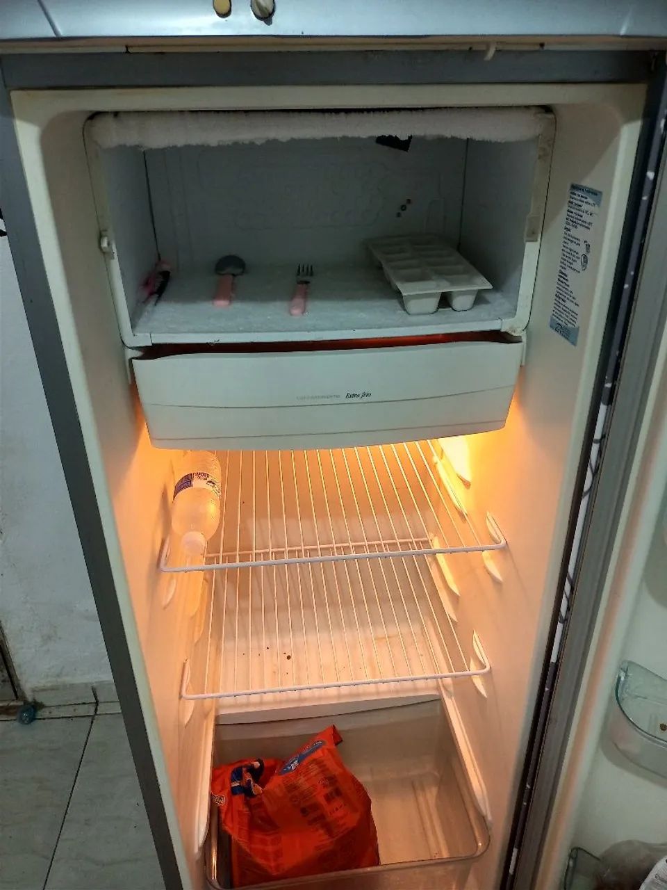 Vende se geladeira funcionando perfeitamente  - Foto 2