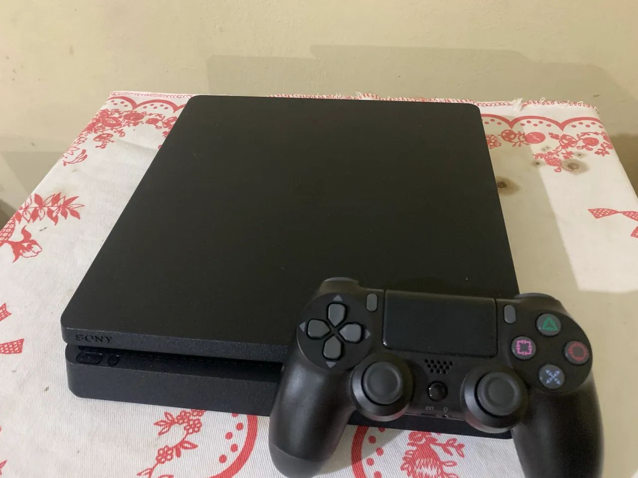 PS4 slim 1TB (conservado) 