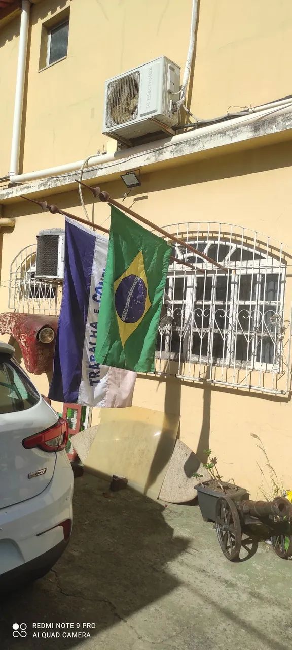 Bandeiras ,do Brasil e do Espírito Santo: - Foto 4