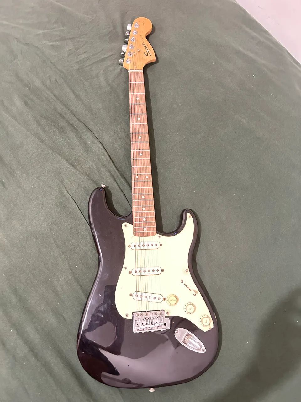Vendo guitarra fender squier  - Foto 4