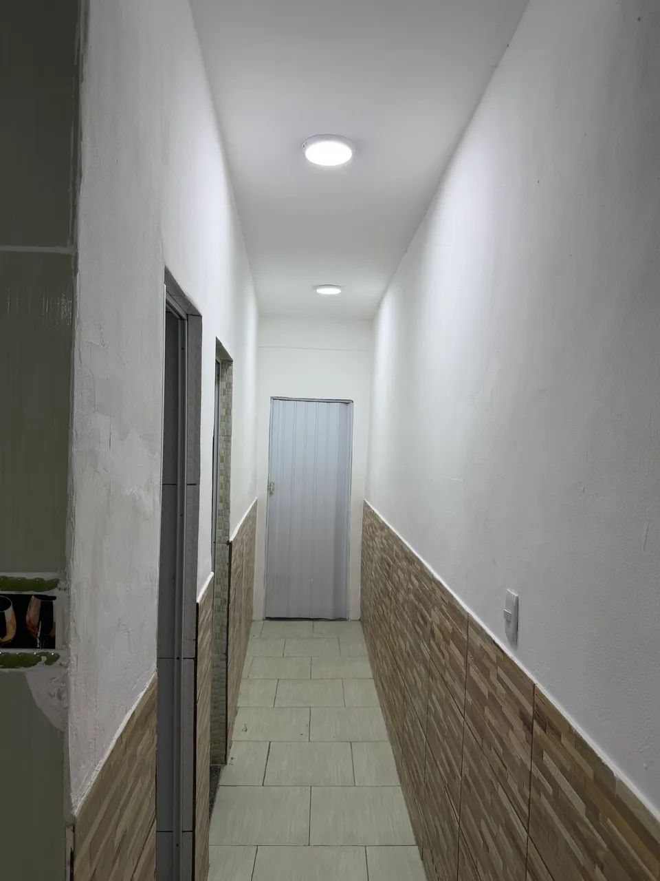 Alugo casa em rua fechada com portão automático  - Foto 3