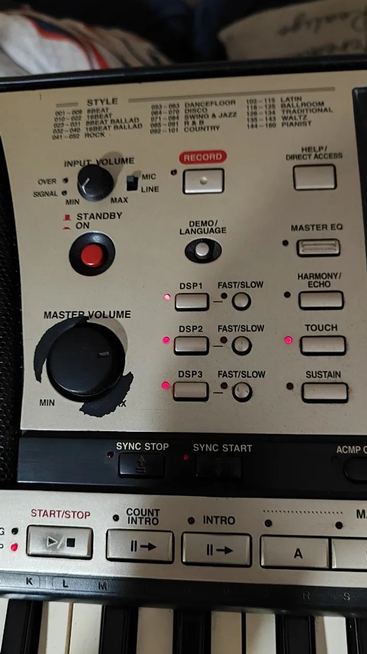 Teclado YAMAHA PSR 740  com manual original,  e Soft Case(nova) - Foto 4