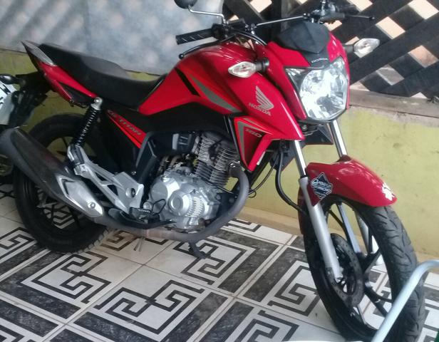 Vende-se essa moto