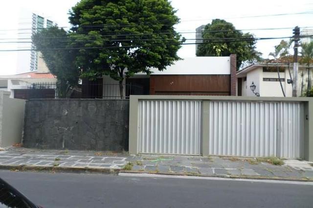 Casa em Casa Forte, 5 quartos e piscina