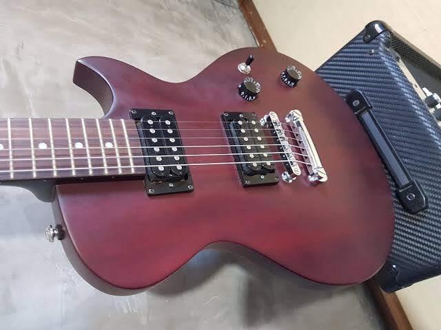 Guitarra Ibanez art 120