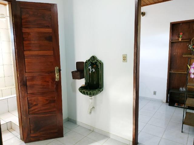 Aconchegante apartamento de dois quartos, amplo e muito bem localizado - Foto 7
