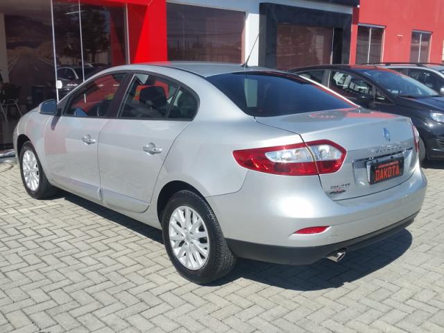 RENAULT FLUENCE DYNAMIQUE 2.0 16V HI-FLEX AUT. 2015 - Foto 4