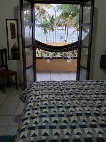 Linda e ampla casa à beira mar - Foto 10