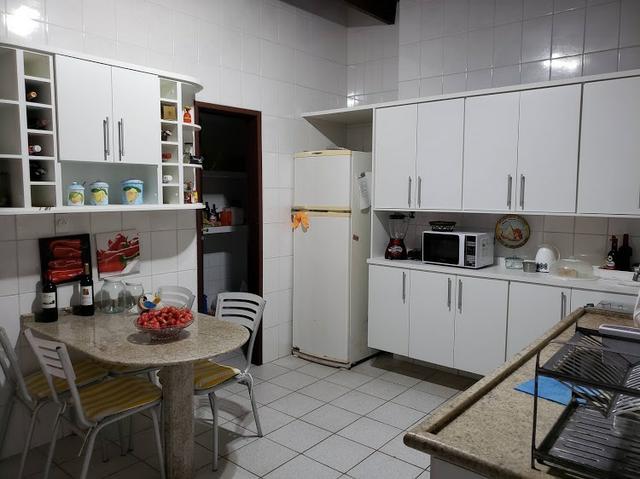Linda e ampla casa à beira mar - Foto 19