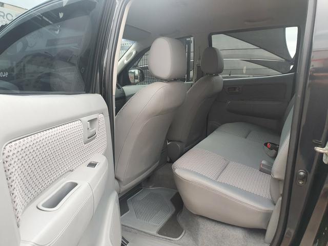 Toyota-Hilux - Foto 8