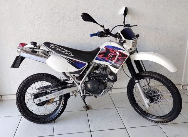 RARIDADE XR 200 2001