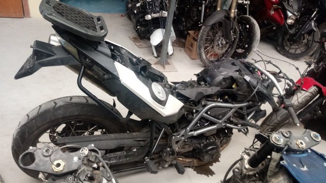 Sucata de moto para retirada de peças Bmw F 800 2014/2015 - Foto 6
