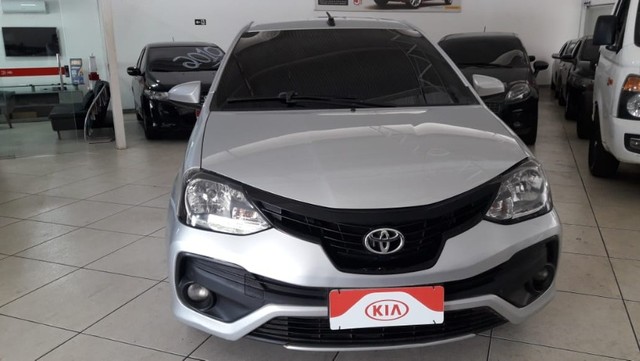 TOYOTA ETIOS SEDAN MUITO NOVO