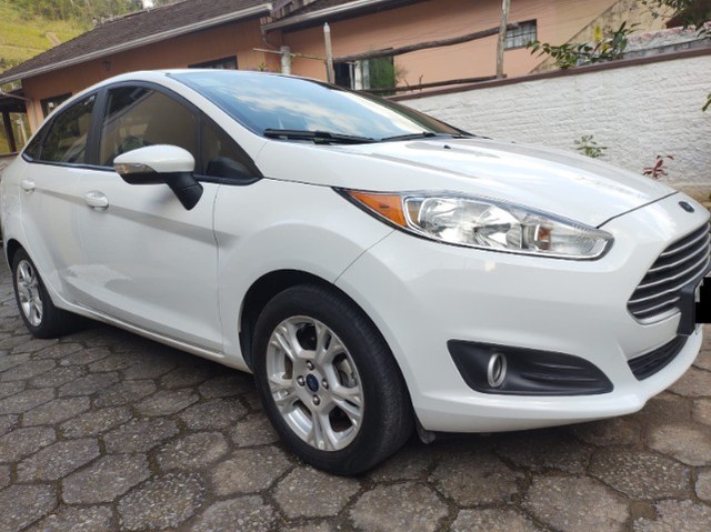 NEW FIESTA SEDAN 1.6 SE AUTOMÁTICO 2015