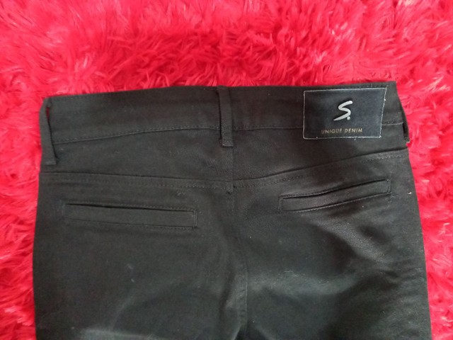Calça jeans preta feminina - Foto 3