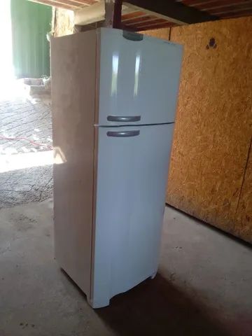 Vendo geladeira Eletrolux
