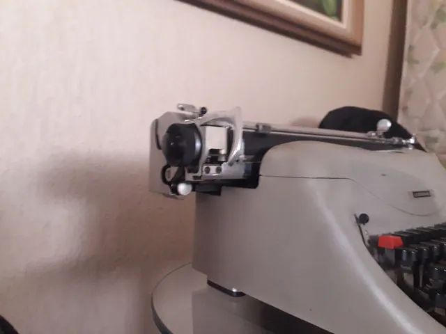 Maquina de datilografia  - Foto 2