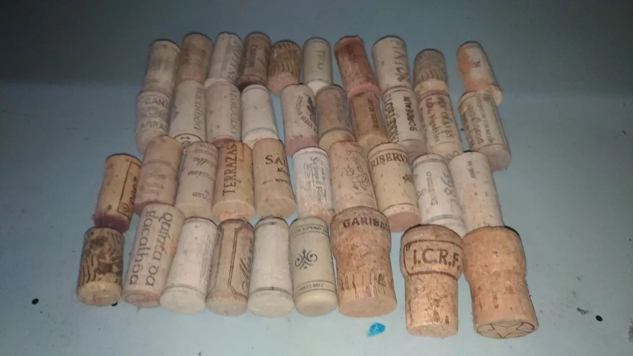 Lote rolhas em cortiça conjunto, originais, usadas, tenho umas 60u. - Foto 6