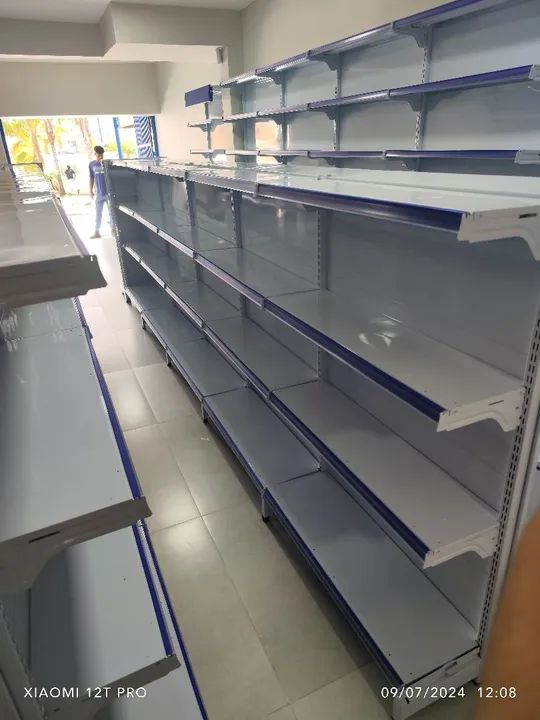 Instalação Para Farmácia Gôndolas e Balcões  - Foto 6